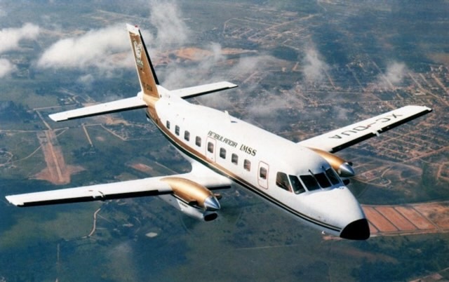 Foto de EMB 110